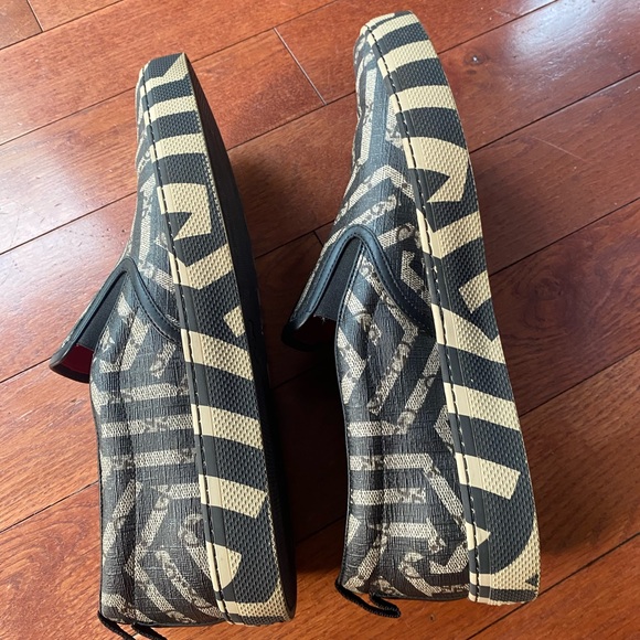 Mens Gucci slide on sneakers size 11 - Picture 2 of 9